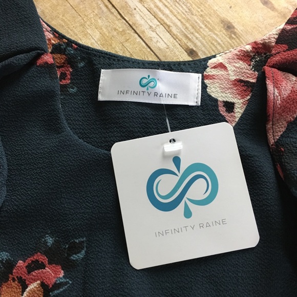 Floral Cold Shoulder Ruffle Top - Picture 3 of 4